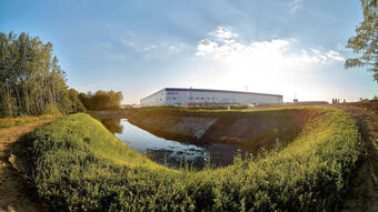 Warehouses versus carbon footprint