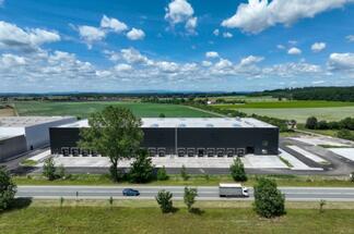 Completed, delivered. Geis uses the new hall in CTPark Hradec Králové