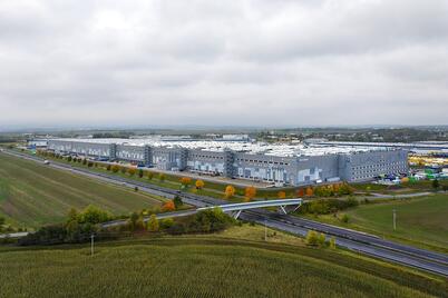 Industrial Market Slows at the Start of 2026, While Record-Breaking Projects Reshape the Sector