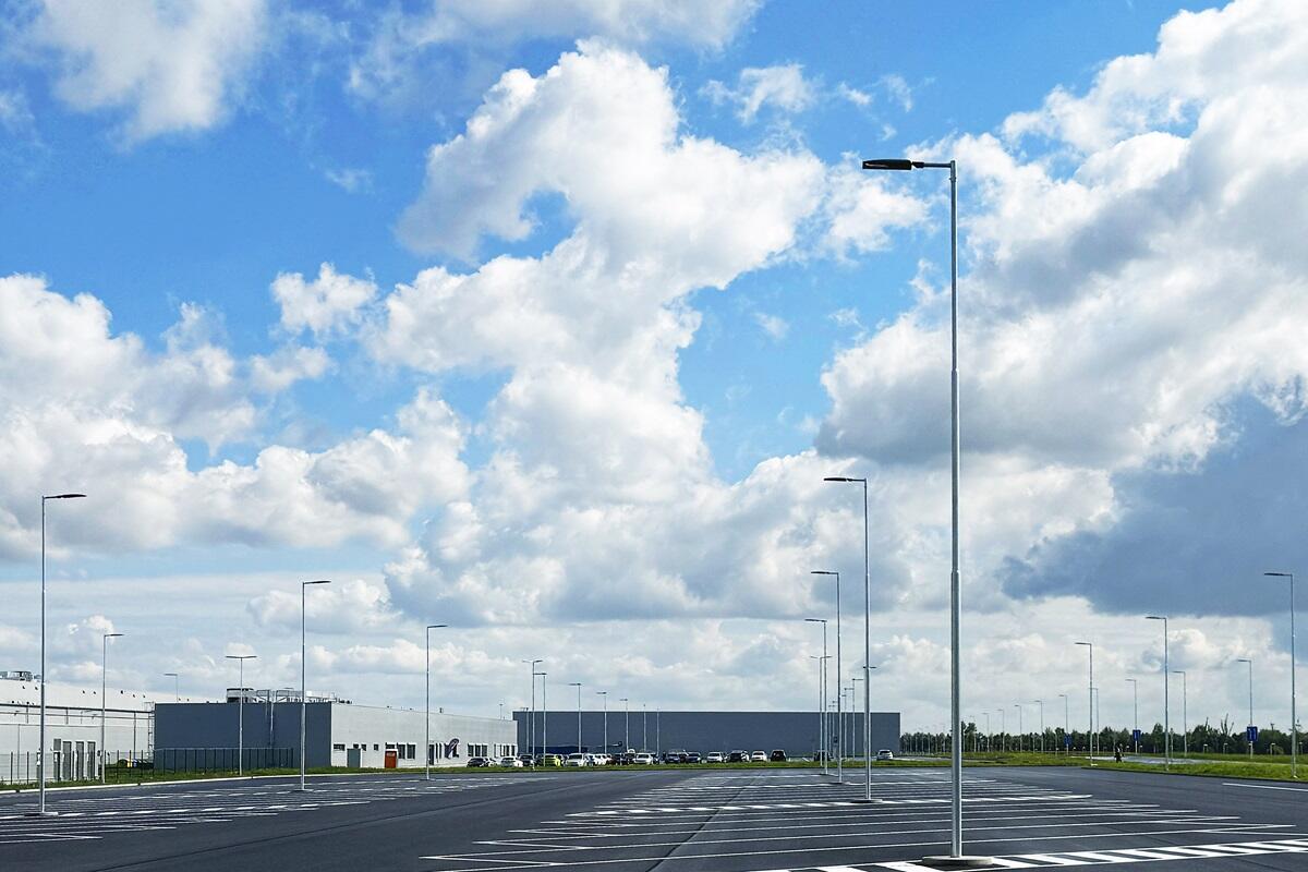 BMW Launches Distribution Centre in Mošnov, DP World to Run Logistics