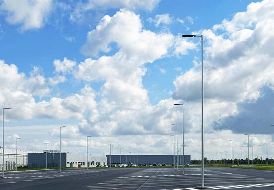 BMW Launches Distribution Centre in Mošnov, DP World to Run Logistics